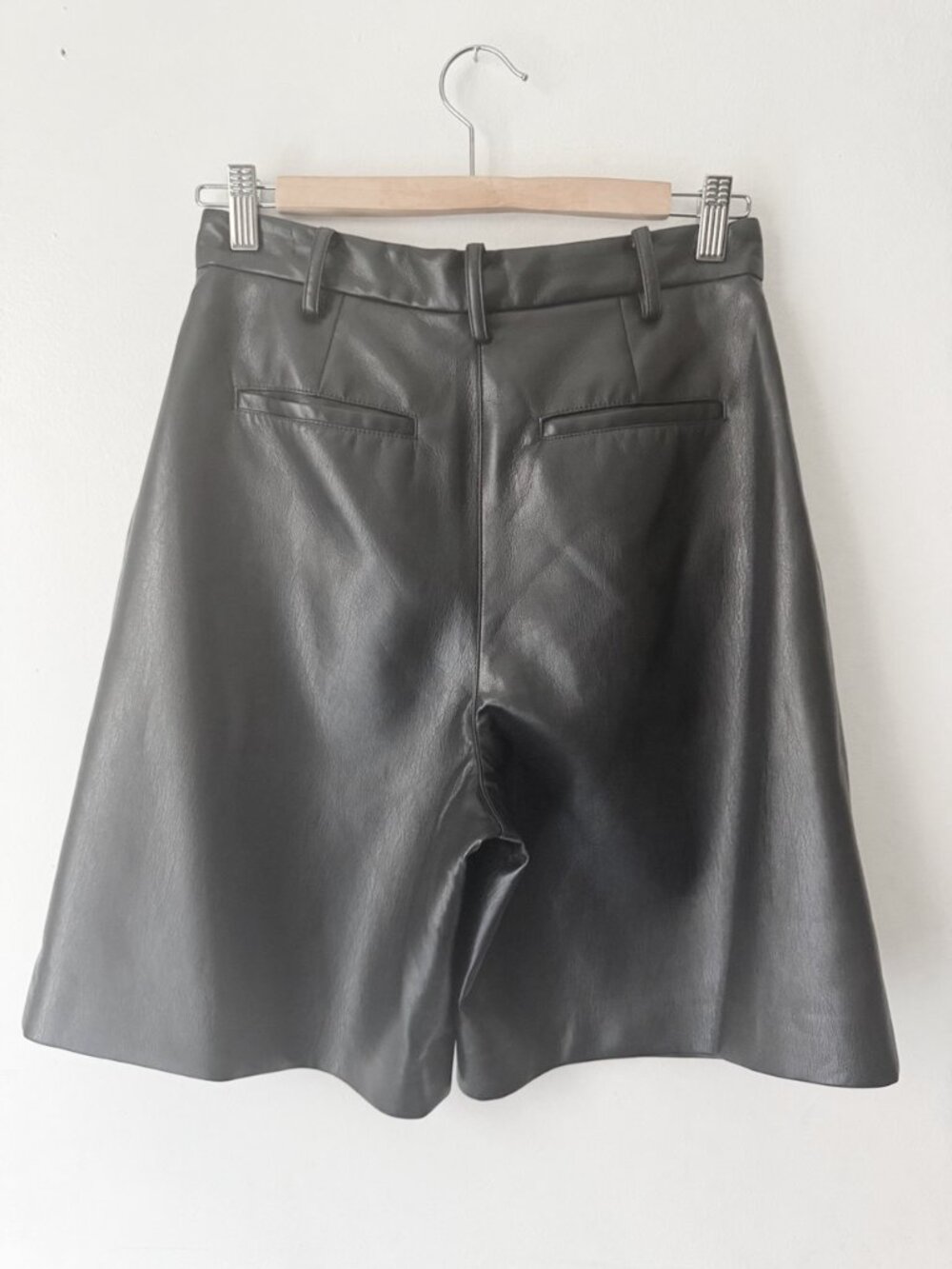 Aritzia Limerick Vegan Leather Long Shorts - Picture 4 of 4